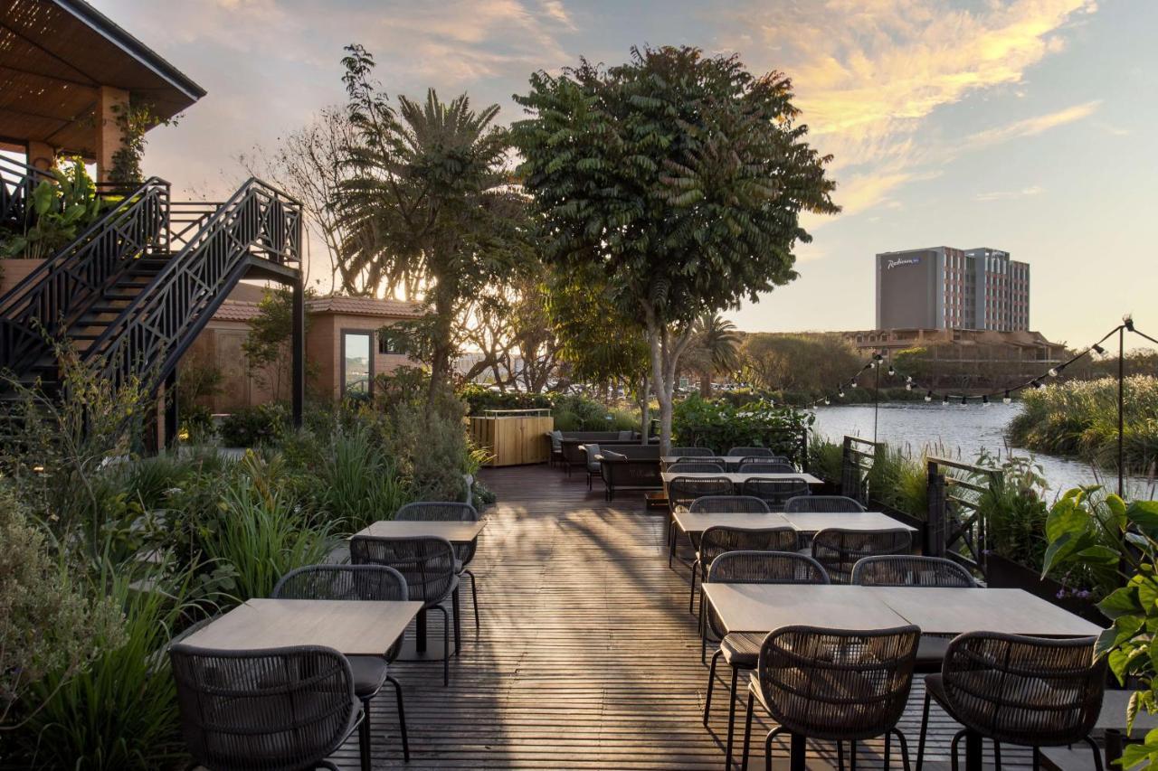 Radisson Hotel Tamboho Waterfront Antananarivo Exterior foto