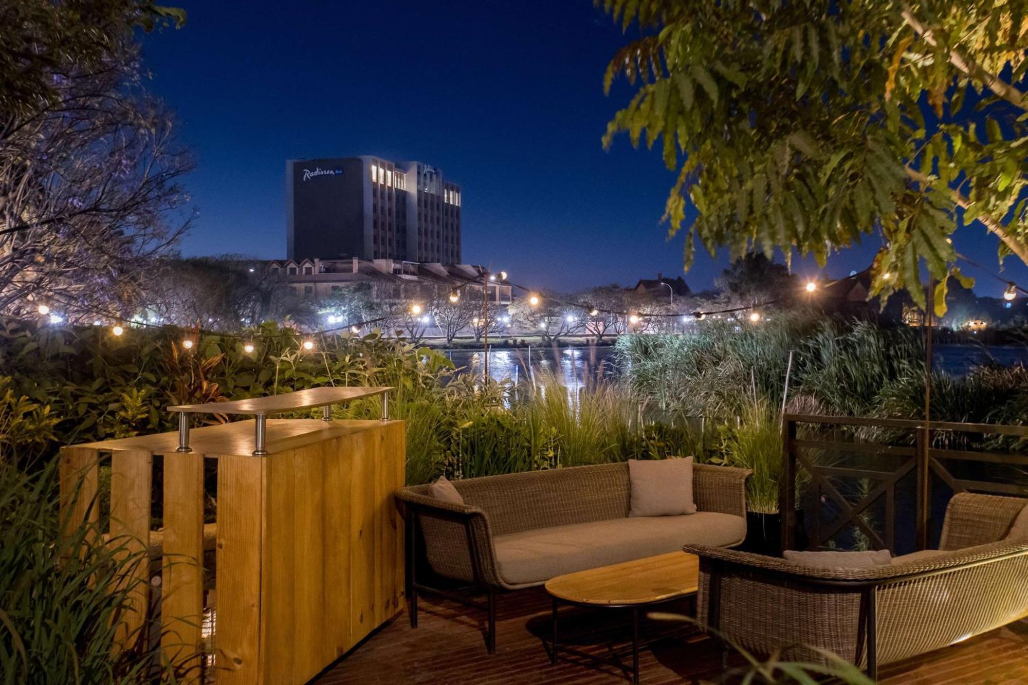 Radisson Hotel Tamboho Waterfront Antananarivo Exterior foto